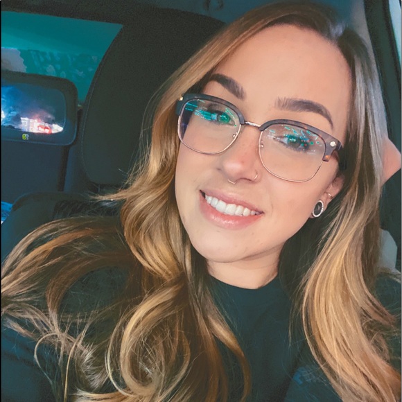 Meet your Posher, Chelsea - Picture 1 of 1